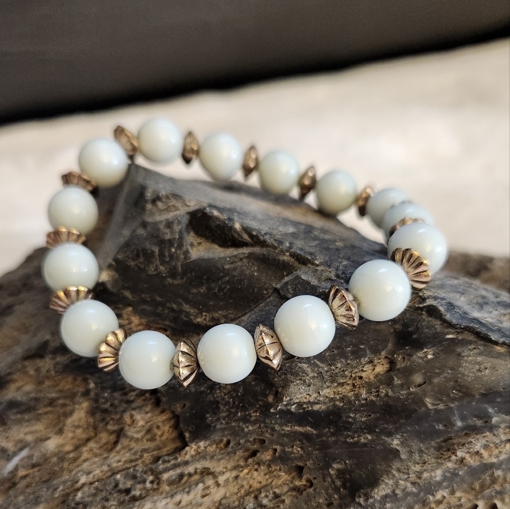 NWOT Very light blue Beaded stretch bracelet